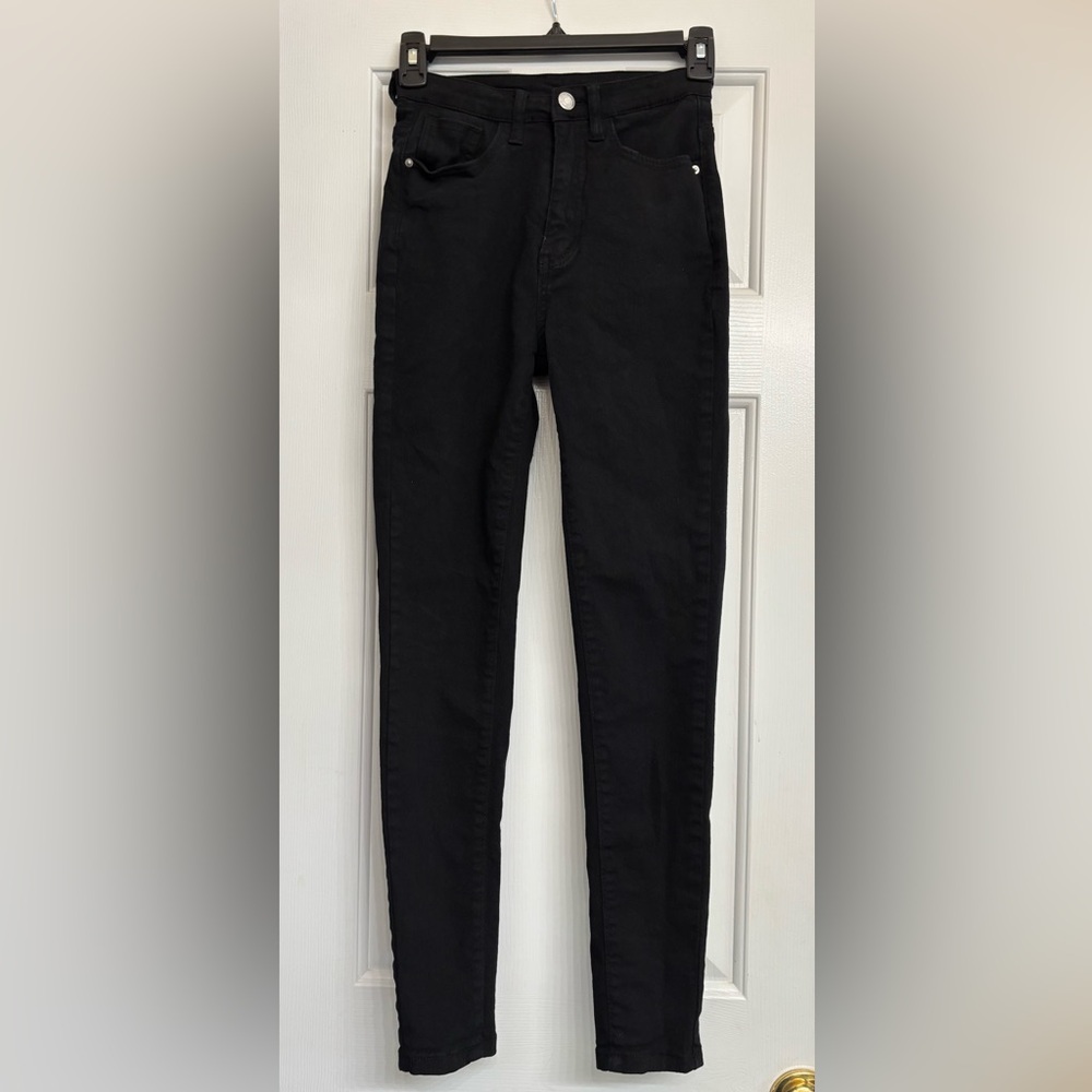 Ladies Sz 2 black SHEIN skinny stretch jeans